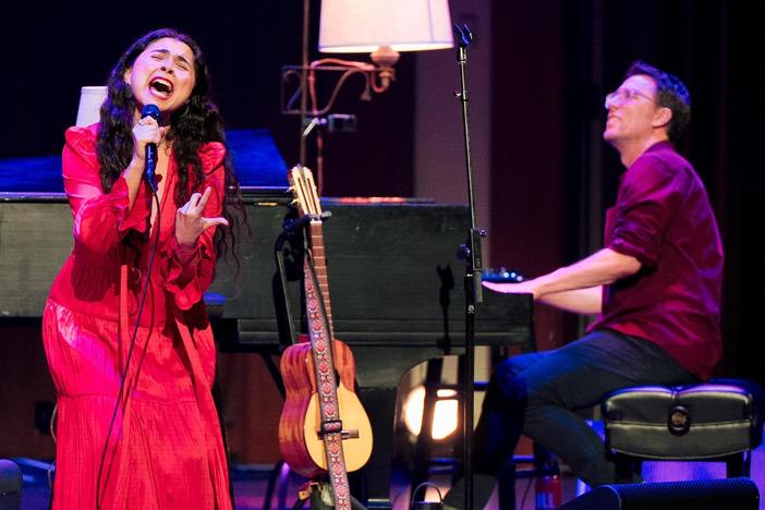 Silvana Estrada performs Susana Baca’s “Negra Presuntuosa” with Snarky Puppy.