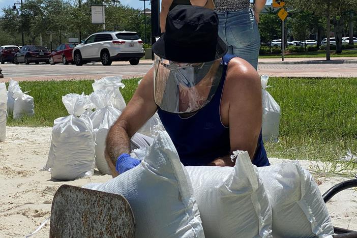 News Wrap: Carolinas brace for Hurricane Isaias
