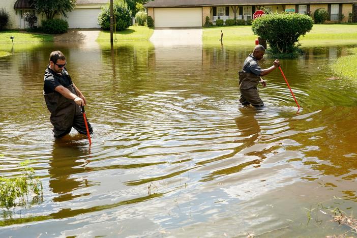 Flooding, treatment plant failure leaves Jackson, Mississippi without drinking water