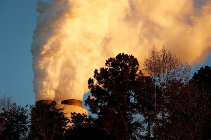 Supreme Court hears challenge to rule reducing pollution drifting between states