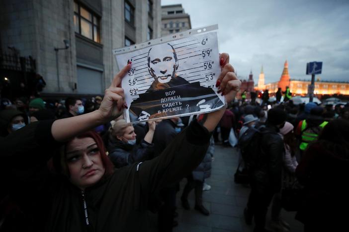 Why Navalny poses a special challenge to Putin's leadership