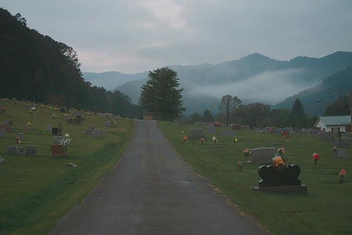 A W. VA town, nicknamed Oxyana, is under siege by an epidemic of prescription drug abuse.