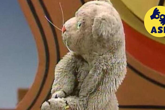 Author and illustrator Eric Carle visits Mister Rogers.