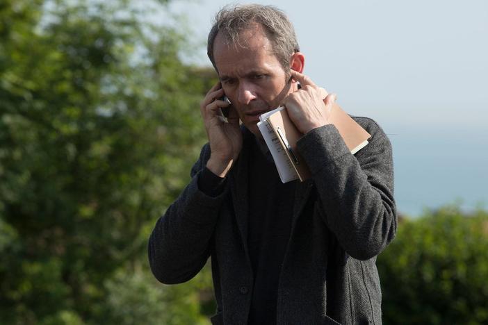Things take a nasty turn for Karl as police are so close to catching the killer.