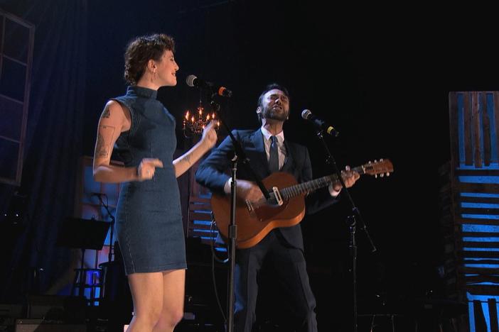 Shakey Graves with Esmè Patterson perform his song "Dearly Departed."