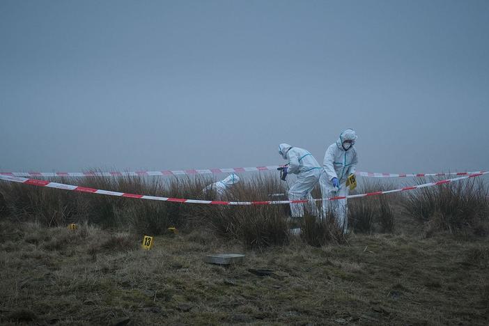 When a body is found on a bleak moorland, Carol calls in Ridley to assist with the case.