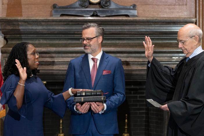 Supreme Court hands down climate change, immigration rulings on final day of historic term