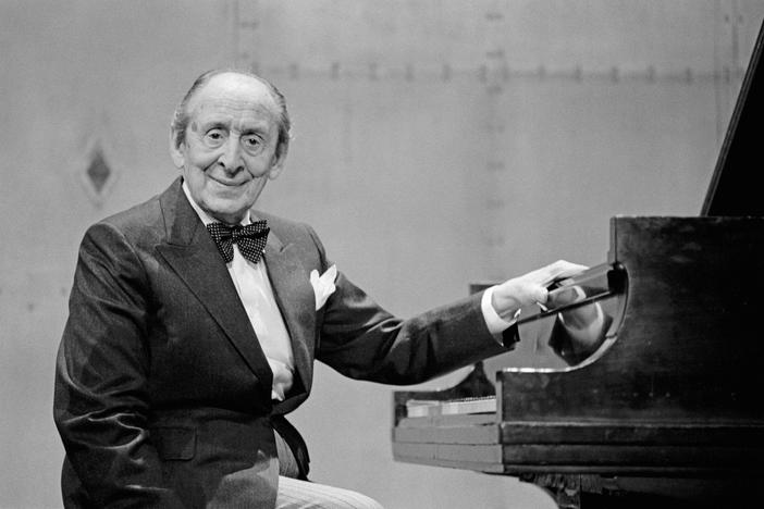 Horowitz performs with commentary from Peter Gelb on his relationship with Rachmaninov.