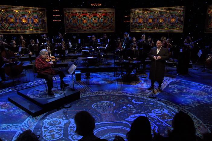 Violinist Itzhak Perlman and Cantor Helfgot perform the opening song Yism’Khu. 