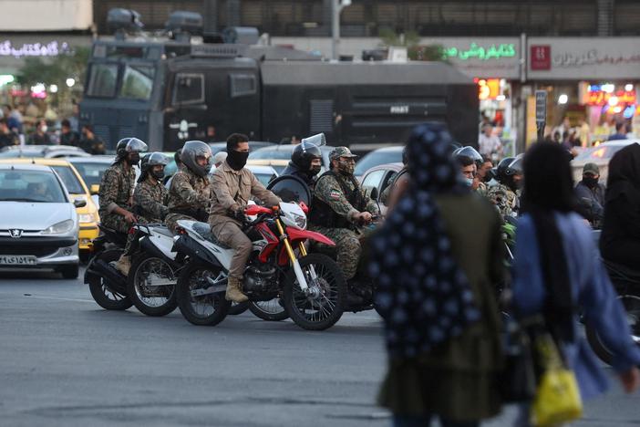News Wrap: More violent protests erupt in Iran, hurricane hits Central America