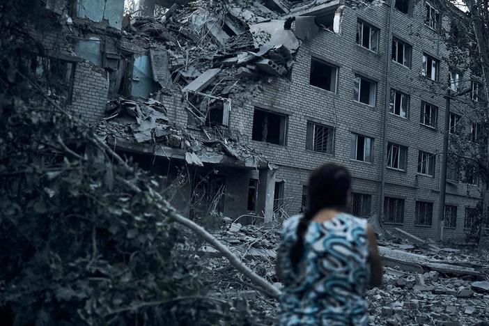 Investigating evidence of Russian war crimes in Ukraine and the pursuit of justice.