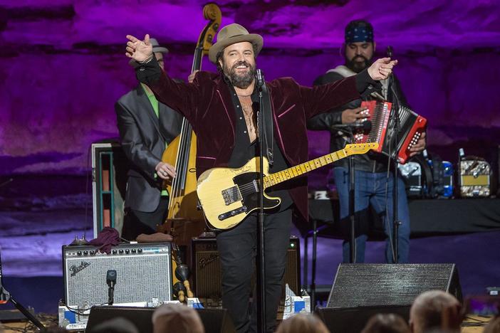 Featuring The Mavericks and Sweet Lizzy Project.