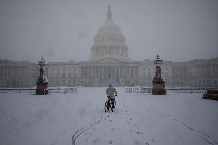 News Wrap: Congress returns from winter recess