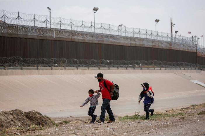 HHS to open new holding facility as migrant presence, confusion on border grows