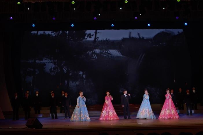 Women Cross DMZ witness performances that convey a message of North Korea and the war.