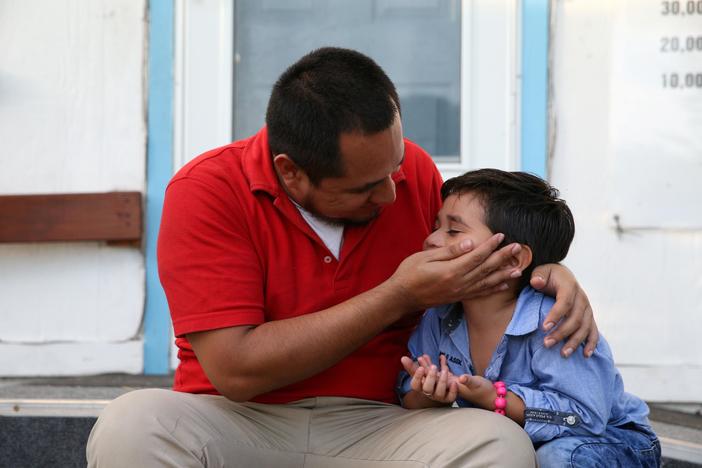 Deadline to reunite over 2,500 migrant kids with their families less than 2 weeks away
