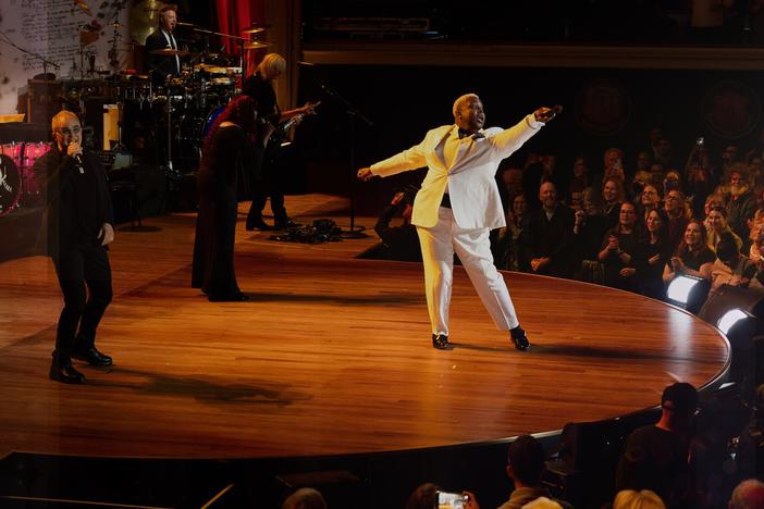 Jacob Lusk of the band Gabriels performs "Bennie and the Jets" at the 2024 Gershwin Prize.