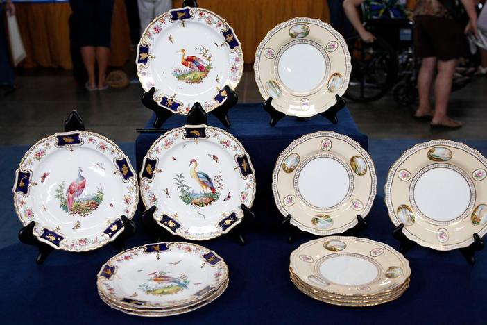Appraisal: 13 Copeland Spode Painted Plates, in Phoenix, Hour 3.