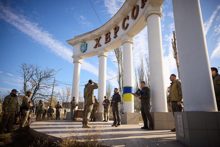 Zelenskyy makes surprise visit to Kherson after city freed from Russian control