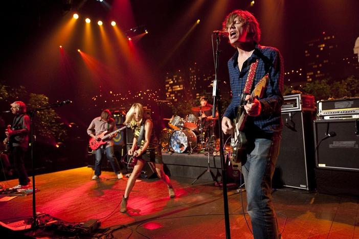 Sonic Youth perform "No Way."