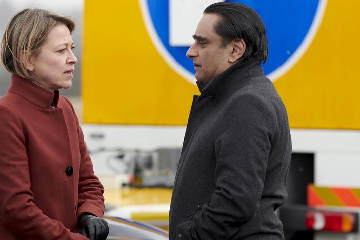 Nicola Walker and Sanjeev Bhaskar talk about their first day back for Season 3.