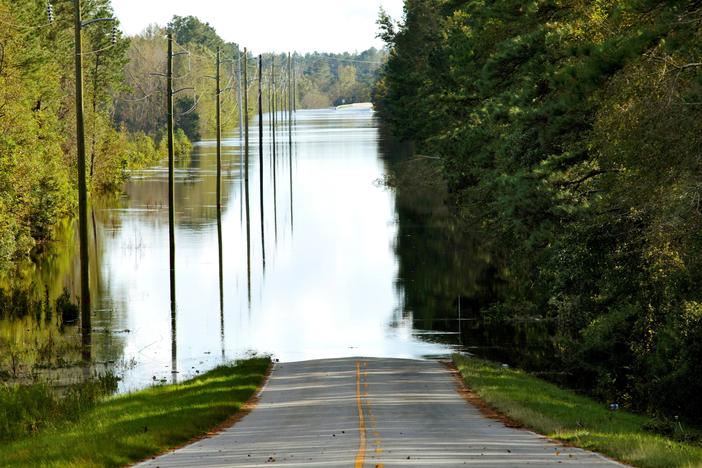 News Wrap: Heavy Florence flooding closes interstates as death toll rises