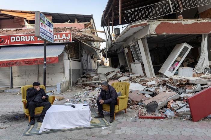 News Wrap: New earthquake shakes Turkey-Syria border region