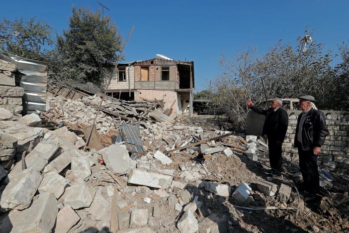 News Wrap: Fighting escalates between Armenia, Azerbaijan