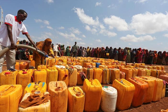News Wrap: Somalia drought killed an estimated 43,000 people last year
