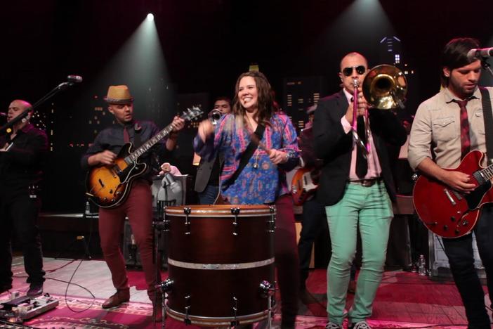 International duo Jesse & Joy burn up the Austin City Limits stage.