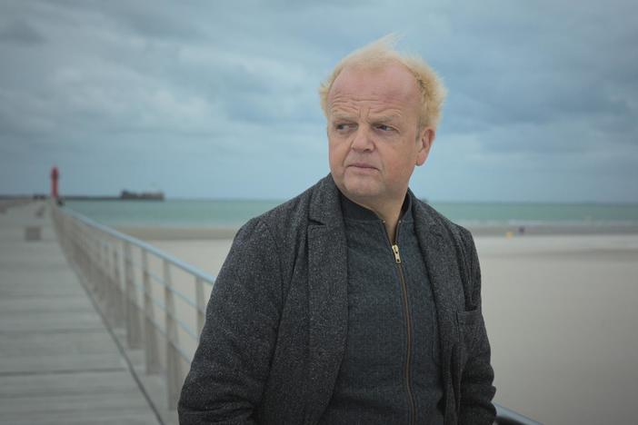 Actor Toby Jones uncovers the remarkable World War II stories of his grandparents.