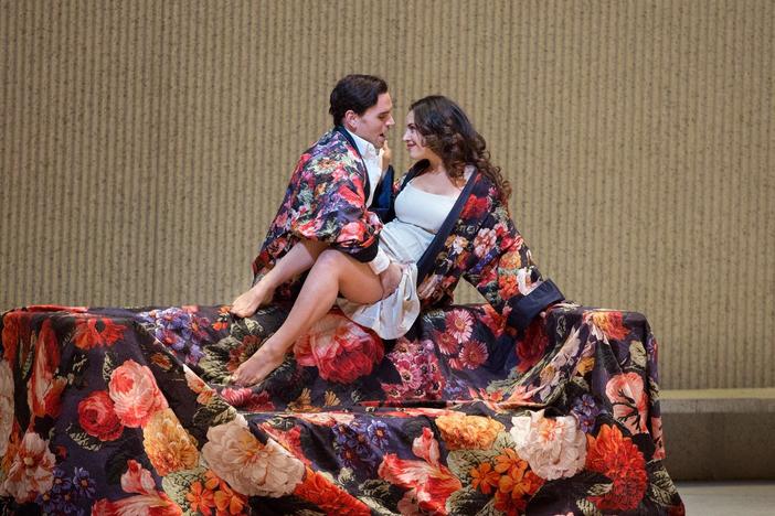 Michael Fabiano sings Alfredo's Act II cabaletta from La Traviata.