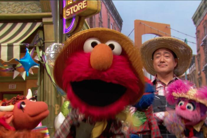 Sing this nursery classic along with Farmer Grover, Abby, and Elmo!
