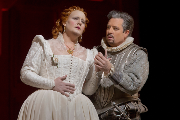 Elisabetta (Elza van den Heever) sings of the revenge she will take on Maria Stuarda.