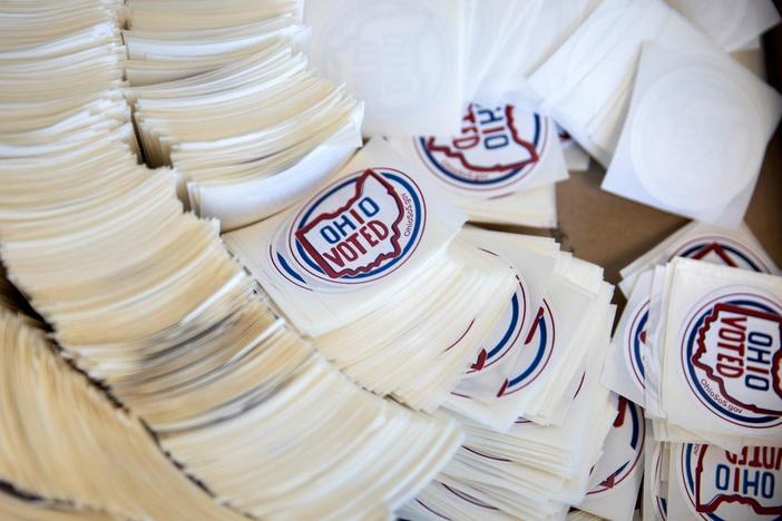 Record absentee ballot and in-person voting in Ohio