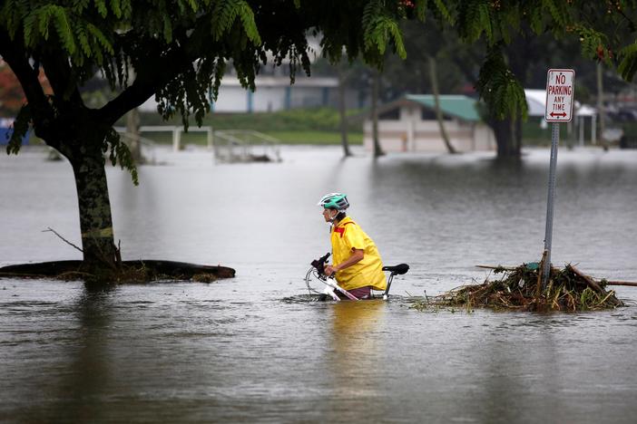 News Wrap: Tropical storm Olivia drenches Hawaii