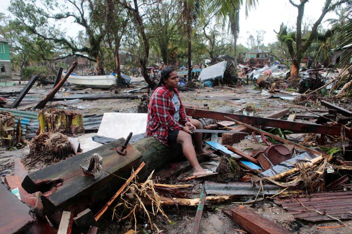 News Wrap: Central American search teams find more hurricane dead