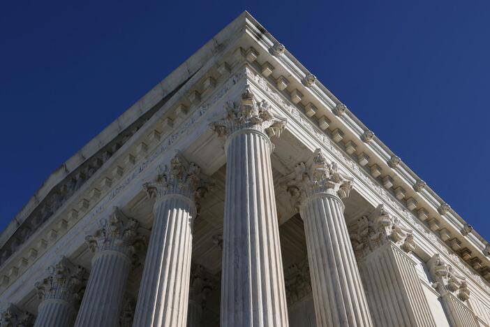News Wrap: Supreme Court allows deportations of migrants to countries other than their own