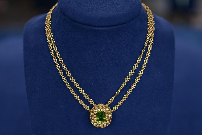 Appraisal: Tiffany & Co. Peridot & Diamond Necklace, ca. 1910, in Orlando Hour 1.