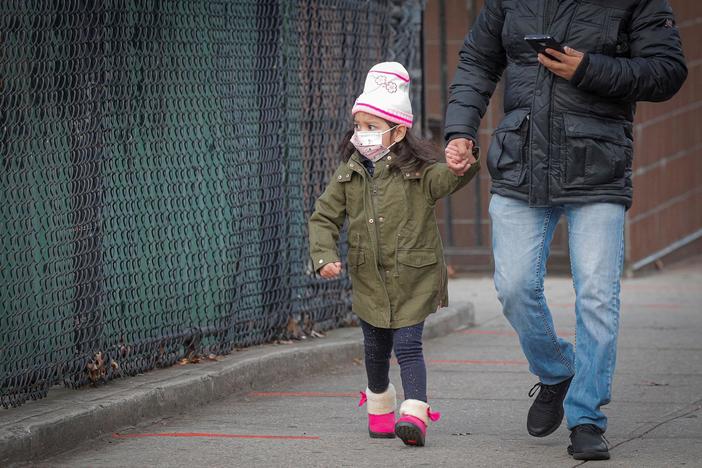 Lawmakers look at expanding child tax credits to help low-income families