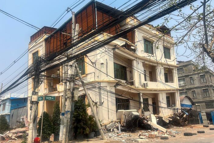 Rescuers in Myanmar and Thailand race to find survivors as earthquake death toll soars