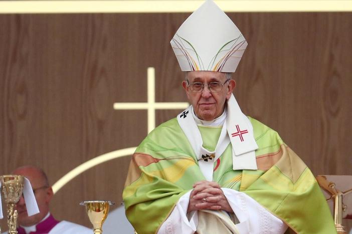 As historic summit on church sex abuse begins, critics say pope's credibility is at risk
