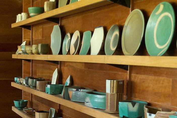 Potter Jeff Oestreich describes his work. 