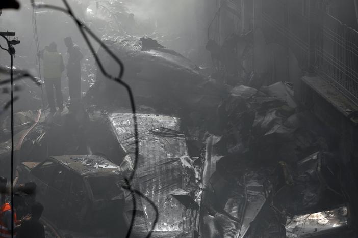 News Wrap: Passenger jet crashes in Pakistan