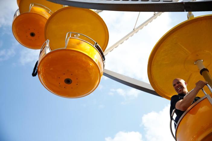 2020 Democrats compete for attention -- and space -- at Iowa State Fair