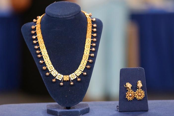 Appraisal: Victorian Gold Necklace & Earrings, ca. 1870, in New Orleans Hour 1.