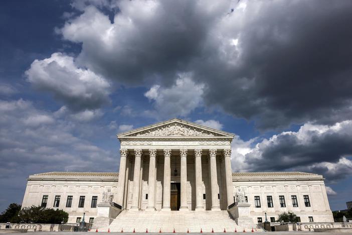 U.S. Supreme Court blocks Biden’s vaccine mandate for large companies