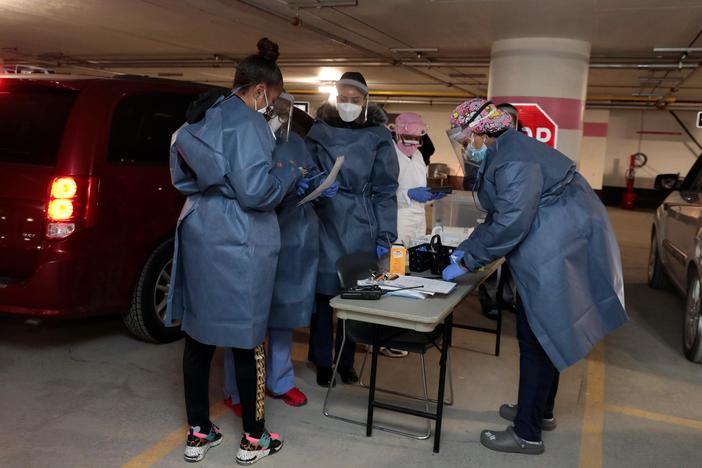 News Wrap: COVID-19 deaths in the U.S. reach a new high