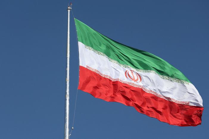 U.S. blames Iran-backed militia for deadly attack, leaving Middle East on edge