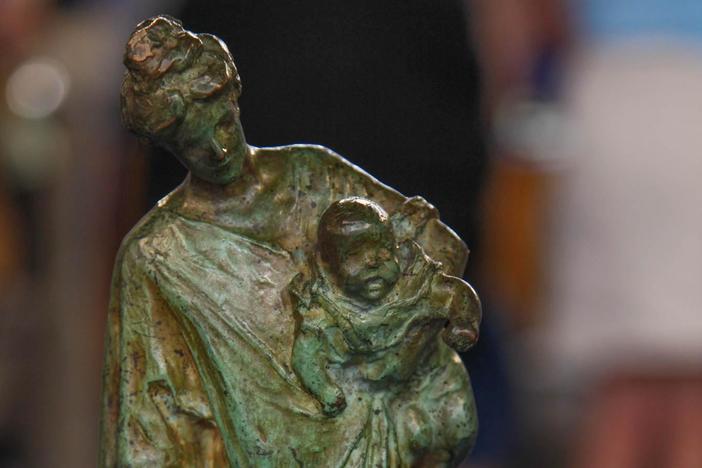 Eric Silver appraises a Bessie Potter Vonnoh bronze, ca.1900. 